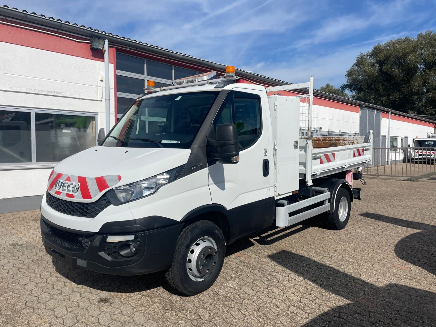 -  Kipper 3420 kg Nutzlast! Klima EURO 5