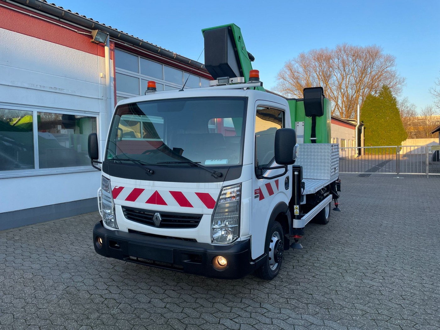 - Arbeitsbühne Steiger VT-48-NE 16m 2 Personen Korb 250kg EURO5