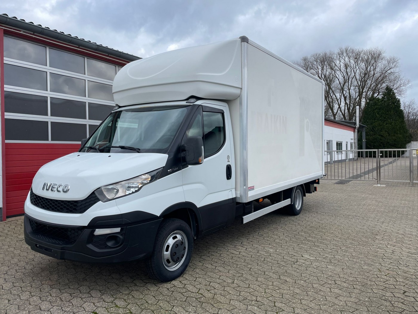 Iveco Daily 35C15 closed box tail lift Dhollandia EURO 5B+