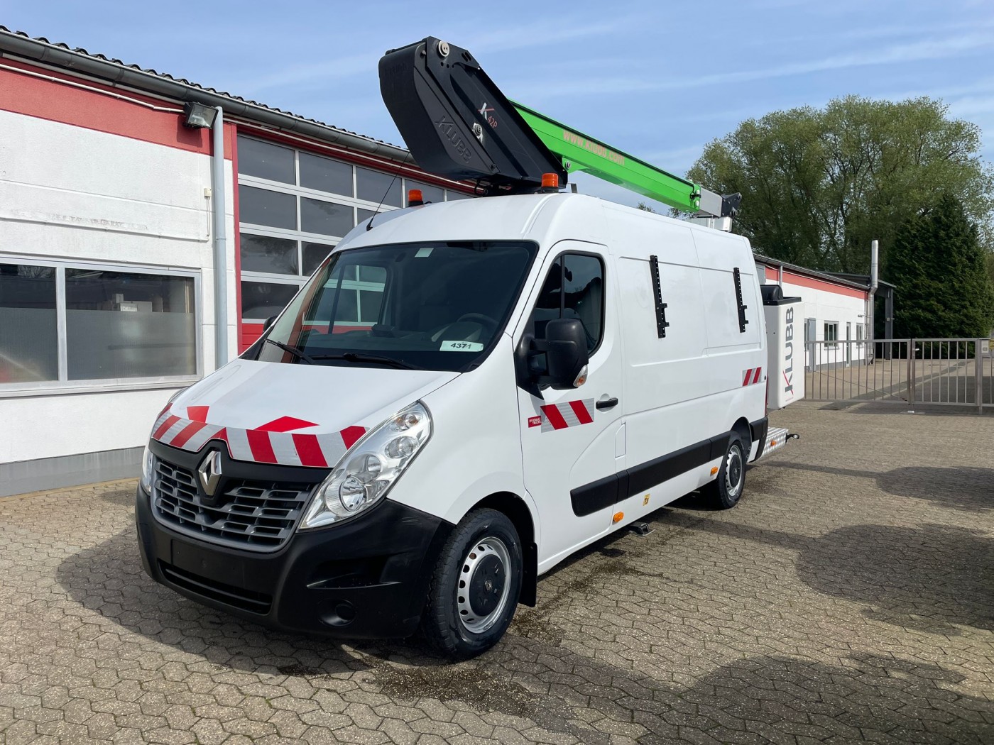 - Hubarbeitsbühne KLUBB K42P Korb 200kg EURO 6