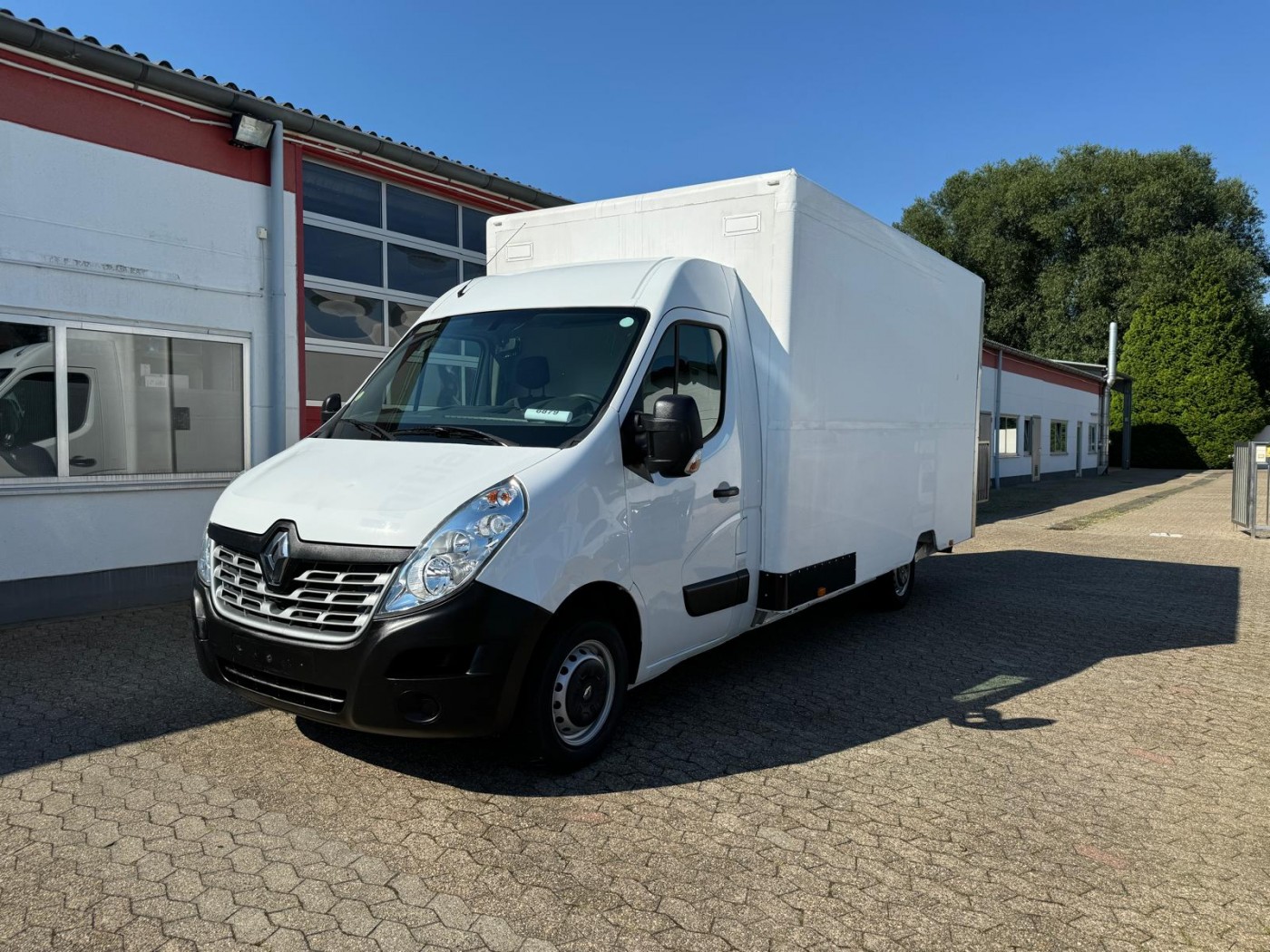 - Koffer mit Auffahrrampe Klima 1200kg Nutzlast EURO 6