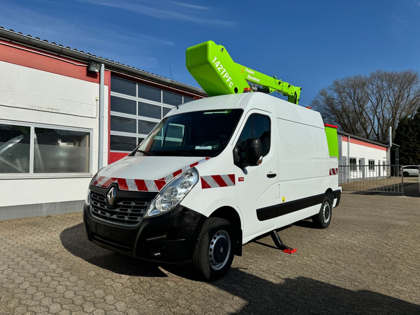 - Hubarbeitsbühne Steiger France Elévateur 142 TPFc