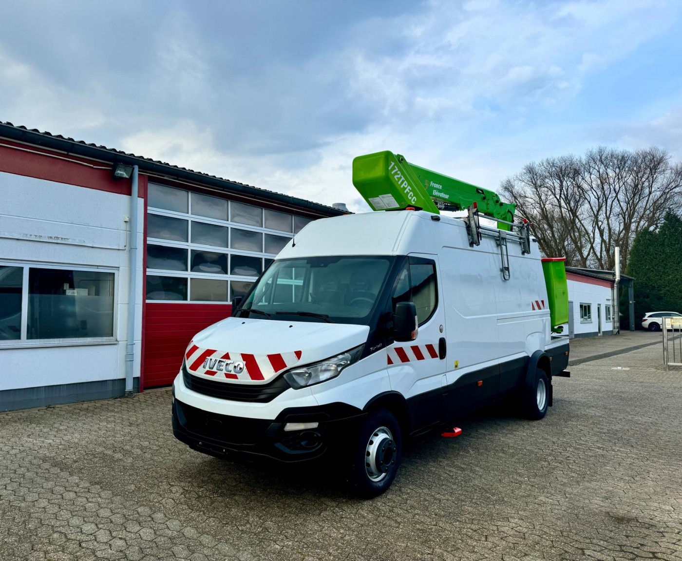 - L4H2 Hubarbeitsbühne Steiger France Elevateur 172 TPFcc